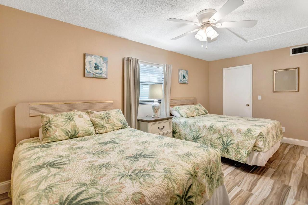 301 Sandy Shores Condos St. Pete Beach Exteriér fotografie